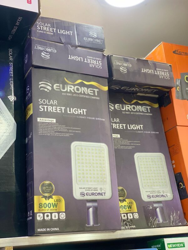 Projecteur solaire de rue